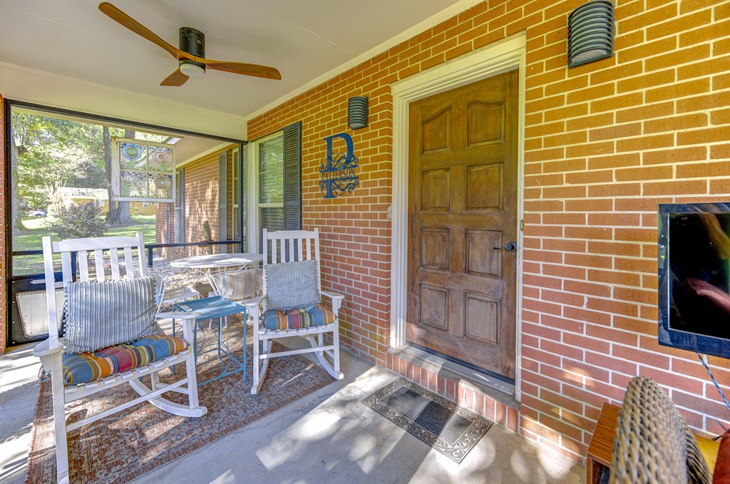 300 Wells Property Photo 7