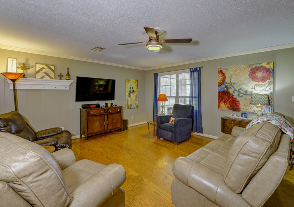 300 Wells Property Photo 8