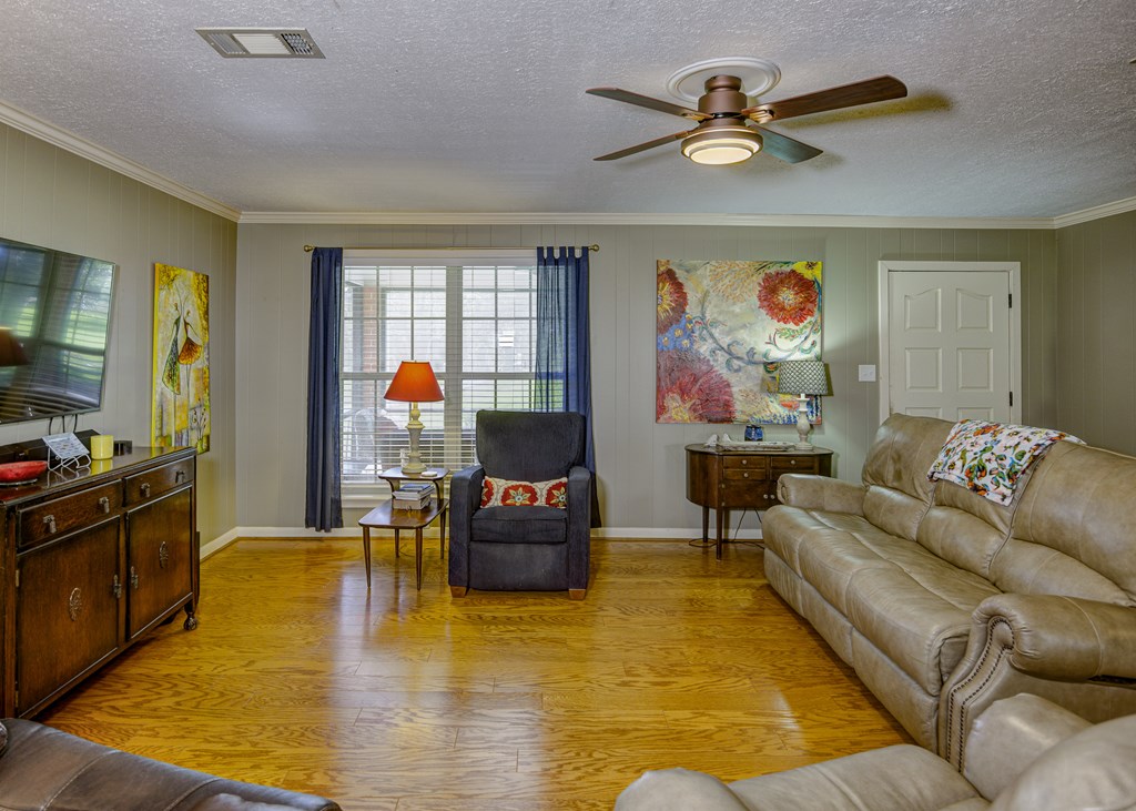 300 Wells Property Photo 9