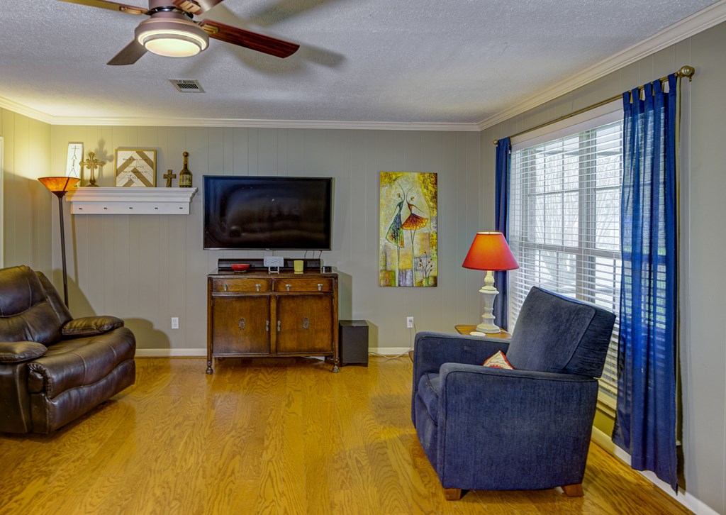 300 Wells Property Photo 10