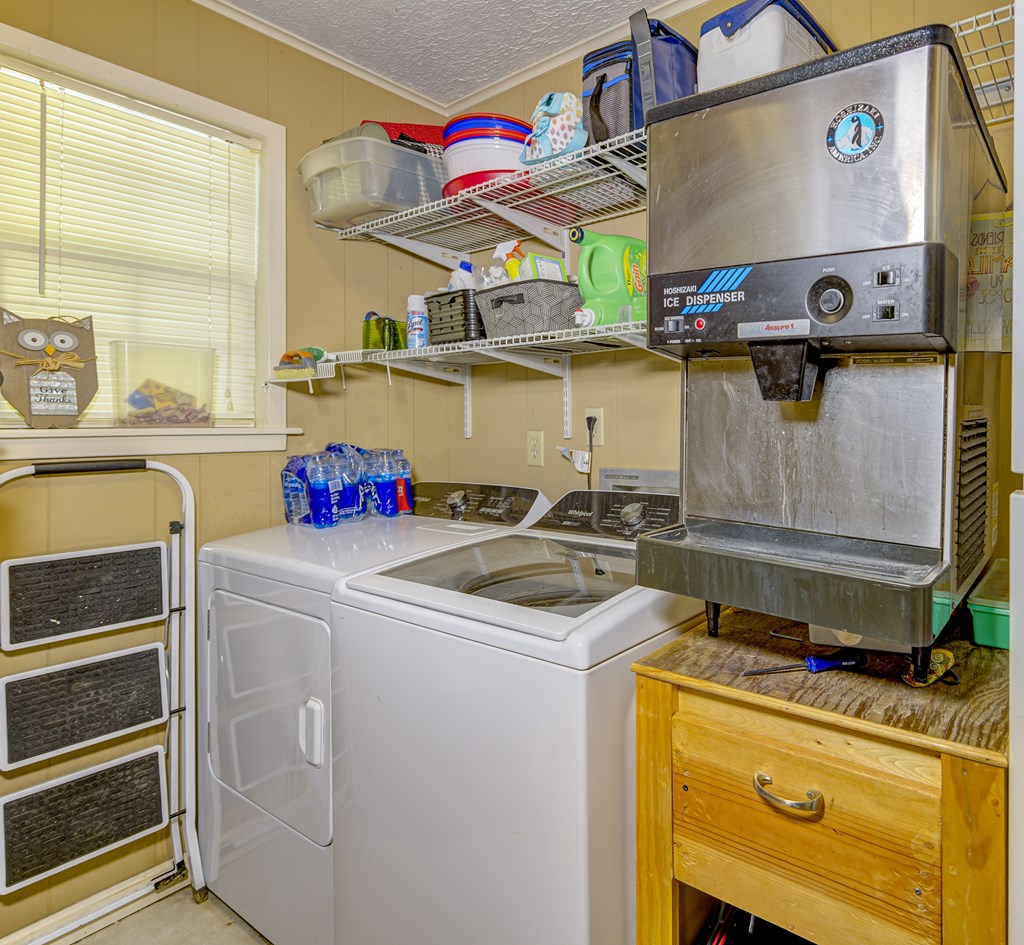 300 Wells Property Photo 21