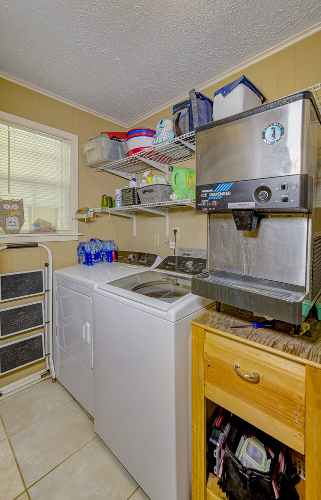 300 Wells Property Photo 22