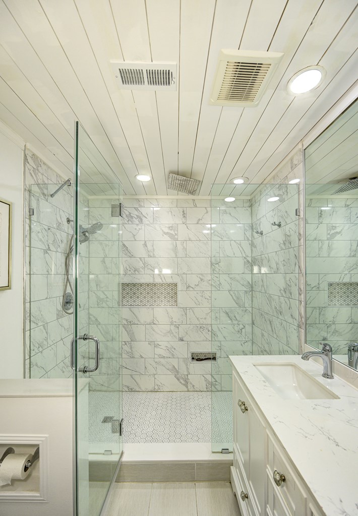 300 Wells Property Photo 27