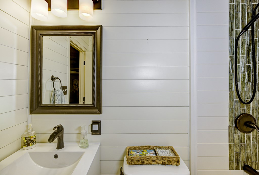 300 Wells Property Photo 33