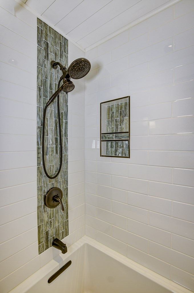 300 Wells Property Photo 35