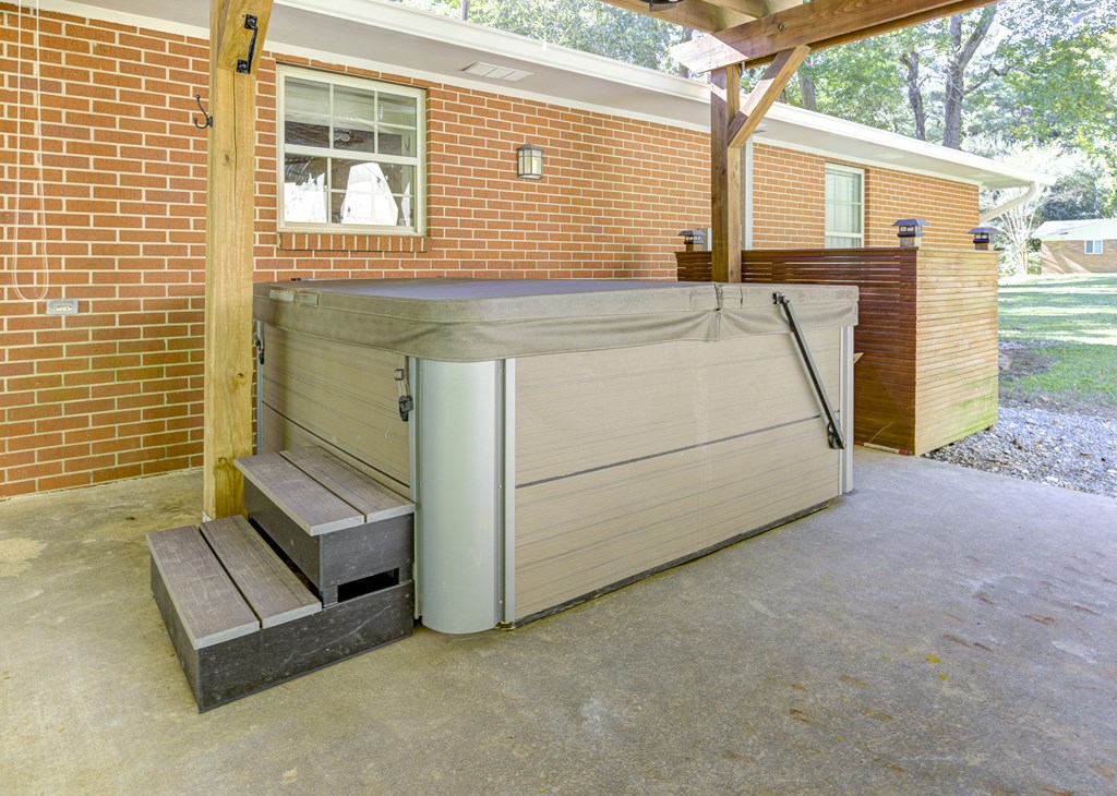 300 Wells Property Photo 39