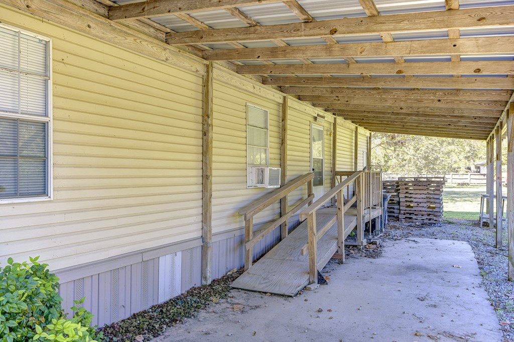 156 Pine Tree Property Photo 5