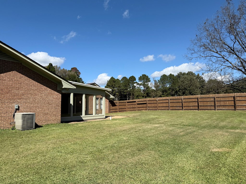 421 Allen Place Property Photo 3