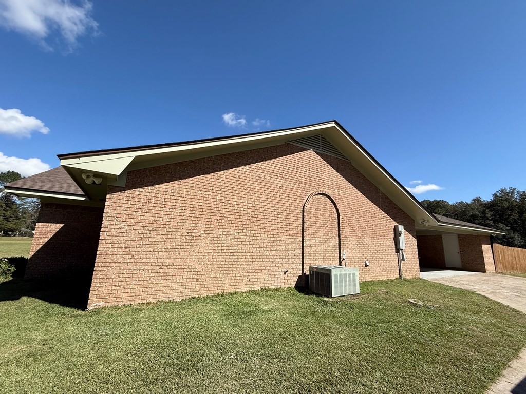 421 Allen Place Property Photo 5