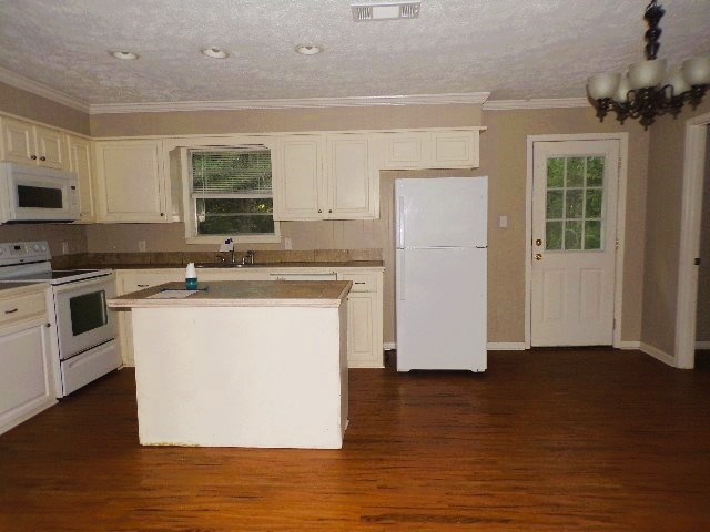 4 Alexander Rd Property Photo 16