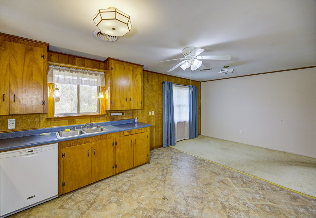 122 Bellwood Drive Property Photo 8