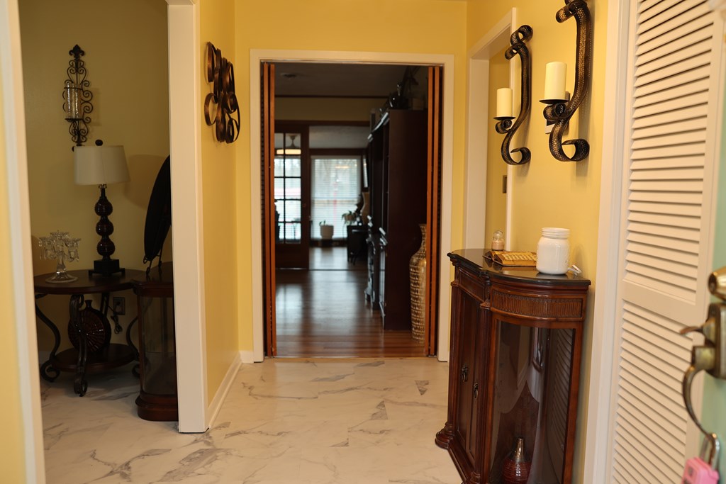 165 Lake Circle Property Photo 2