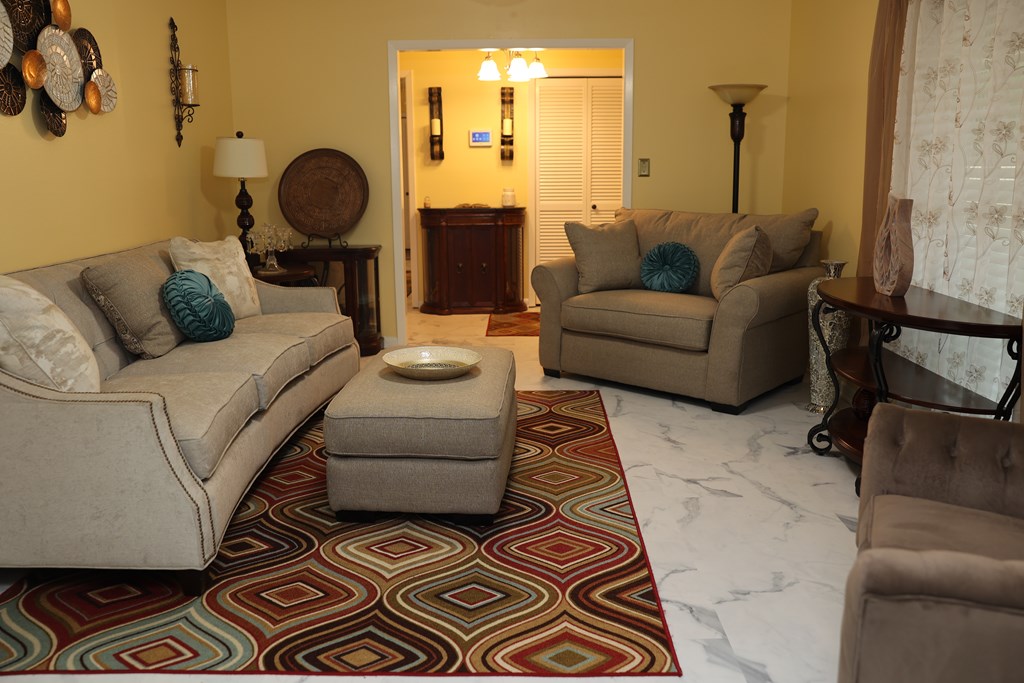 165 Lake Circle Property Photo 4
