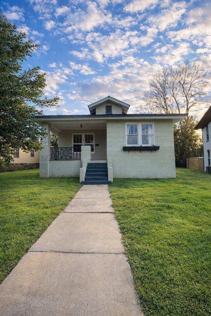 1020 Markham Property Photo 1