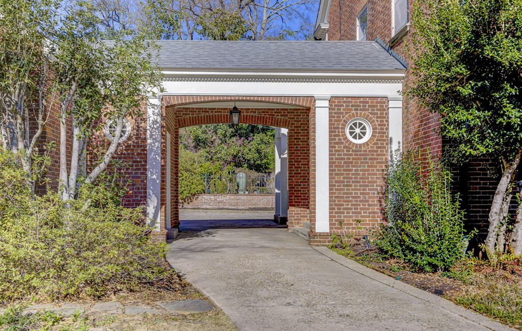 8 Glenwood Circle Property Photo 4