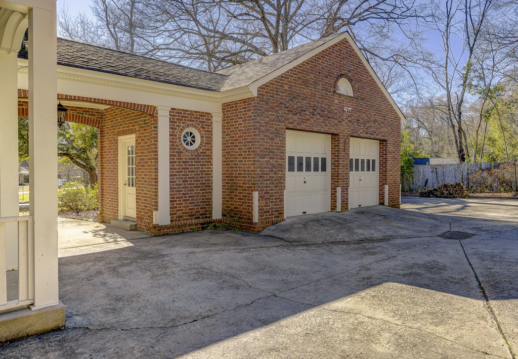 8 Glenwood Circle Property Photo 5