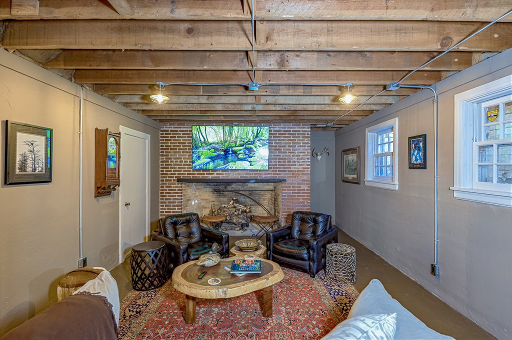 8 Glenwood Circle Property Photo 46