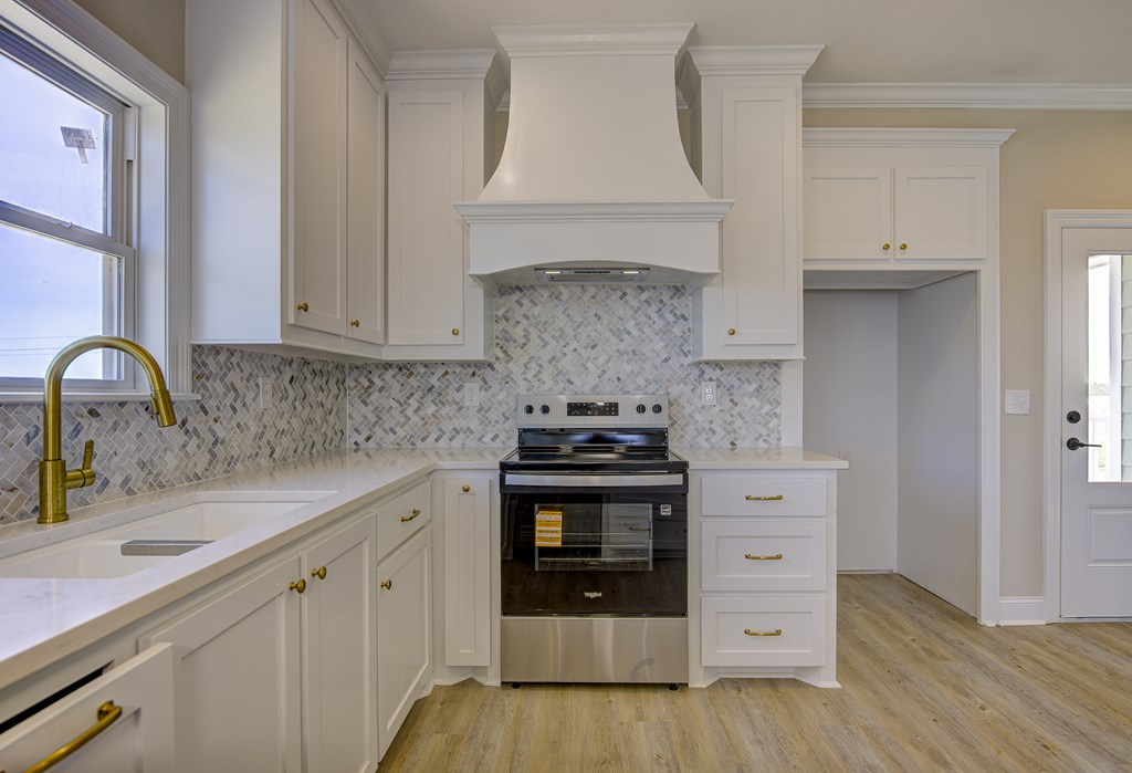 2410 Eagle Lake Shore Road Property Photo 11