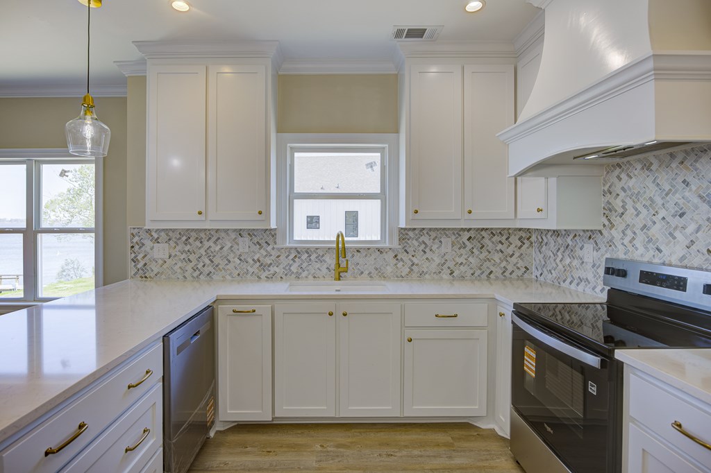 2410 Eagle Lake Shore Road Property Photo 13