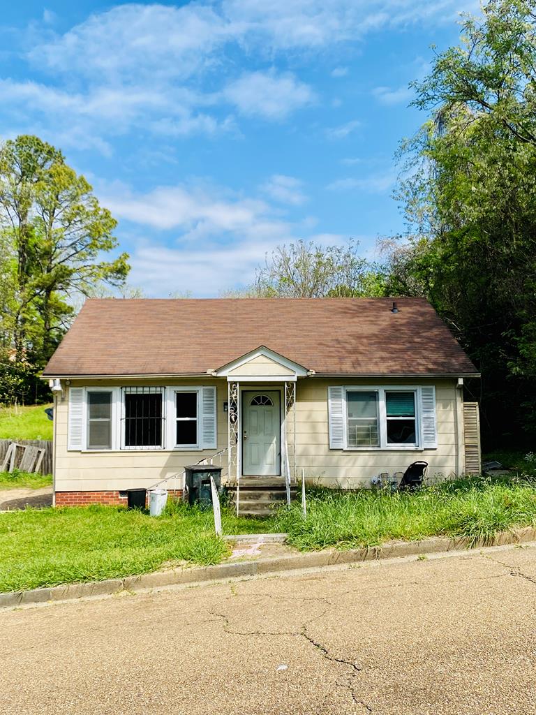 1417 East Ave Property Photo 1