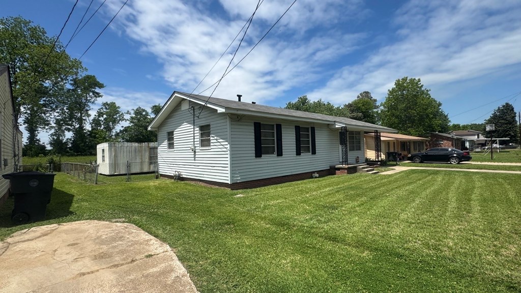110 Short Property Photo 3