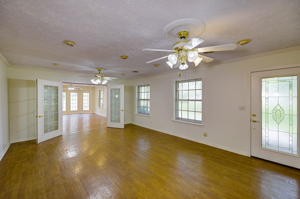 412 Allen Pl Property Photo 5