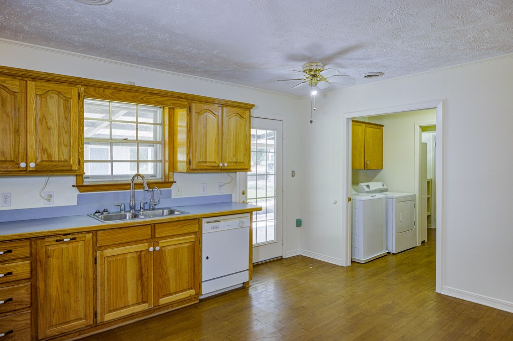 412 Allen Pl Property Photo 8