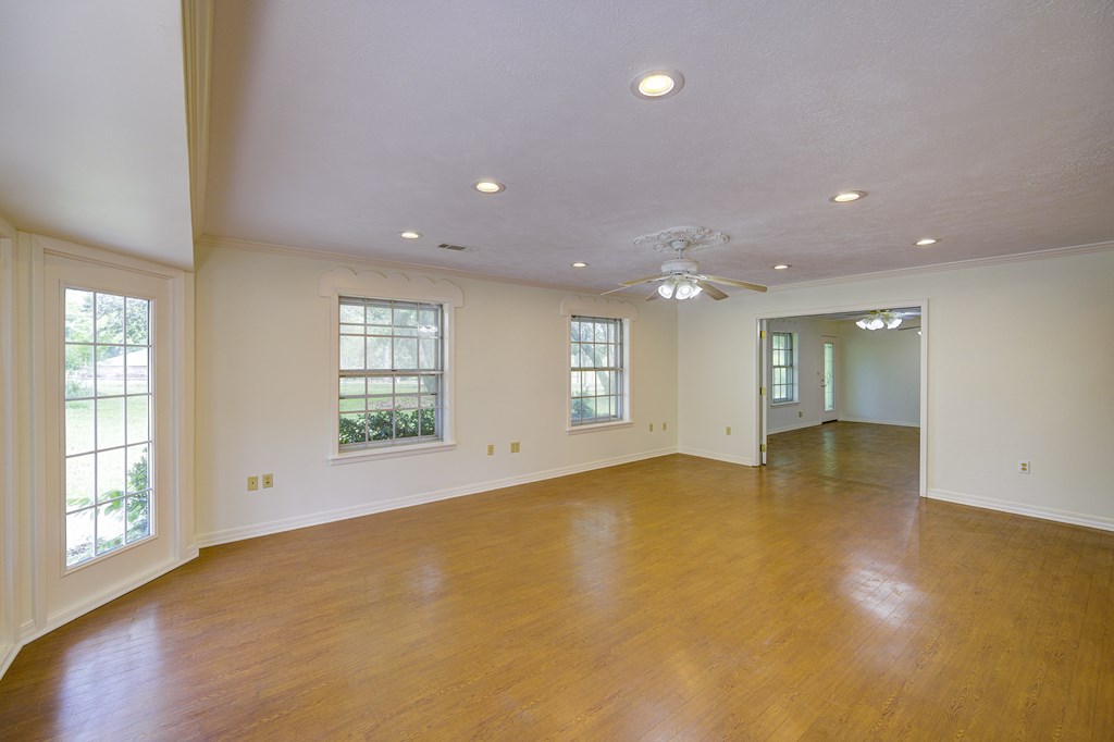 412 Allen Pl Property Photo 17