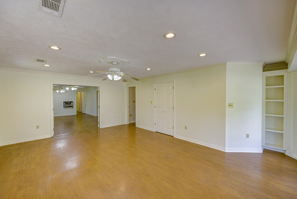 412 Allen Pl Property Photo 18