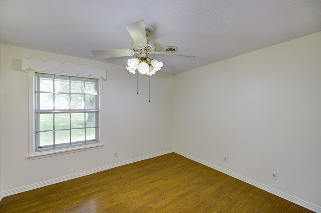 412 Allen Pl Property Photo 23