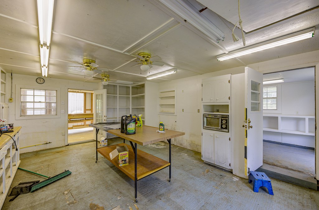 412 Allen Pl Property Photo 42