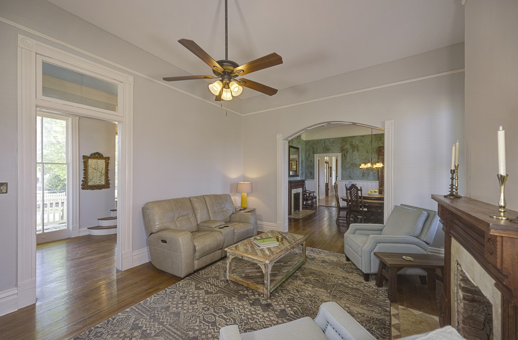 2234 Drummond Street Property Photo 5