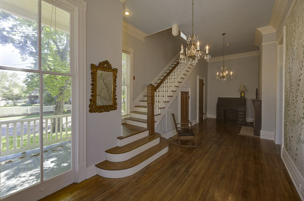 2234 Drummond Street Property Photo 6