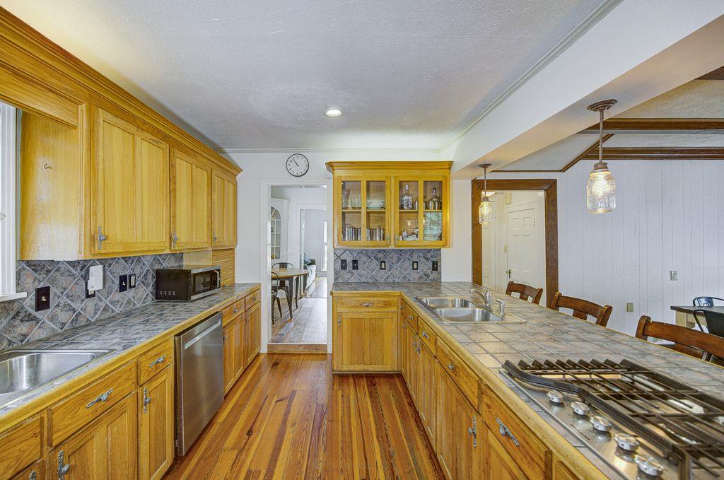 1600 Vicklan Street Property Photo 14