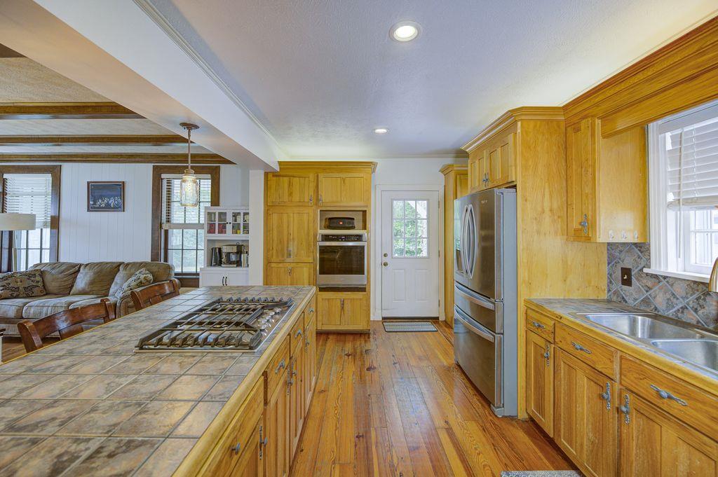 1600 Vicklan Street Property Photo 15