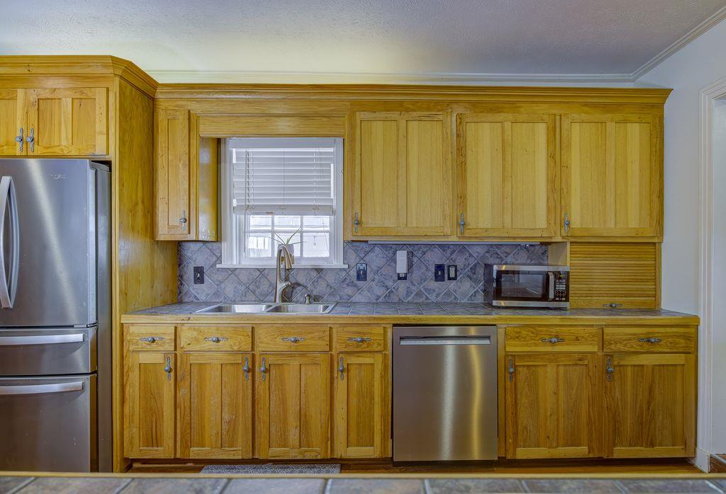 1600 Vicklan Street Property Photo 16
