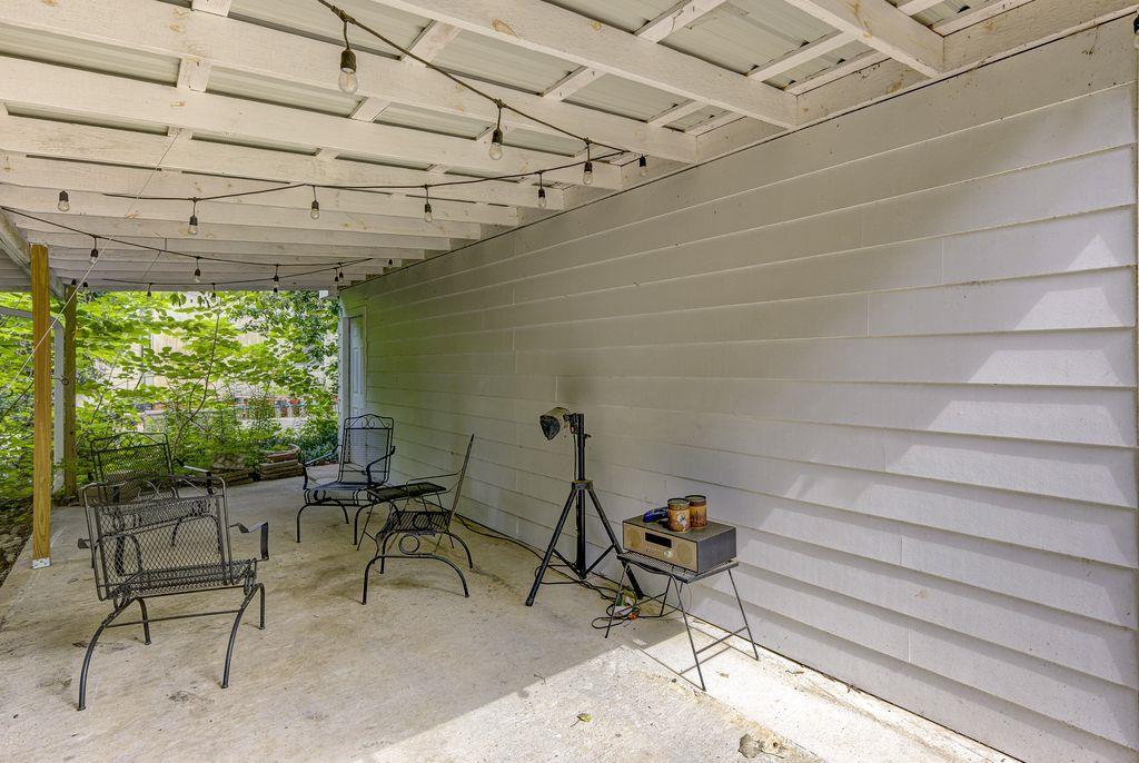 1600 Vicklan Street Property Photo 49