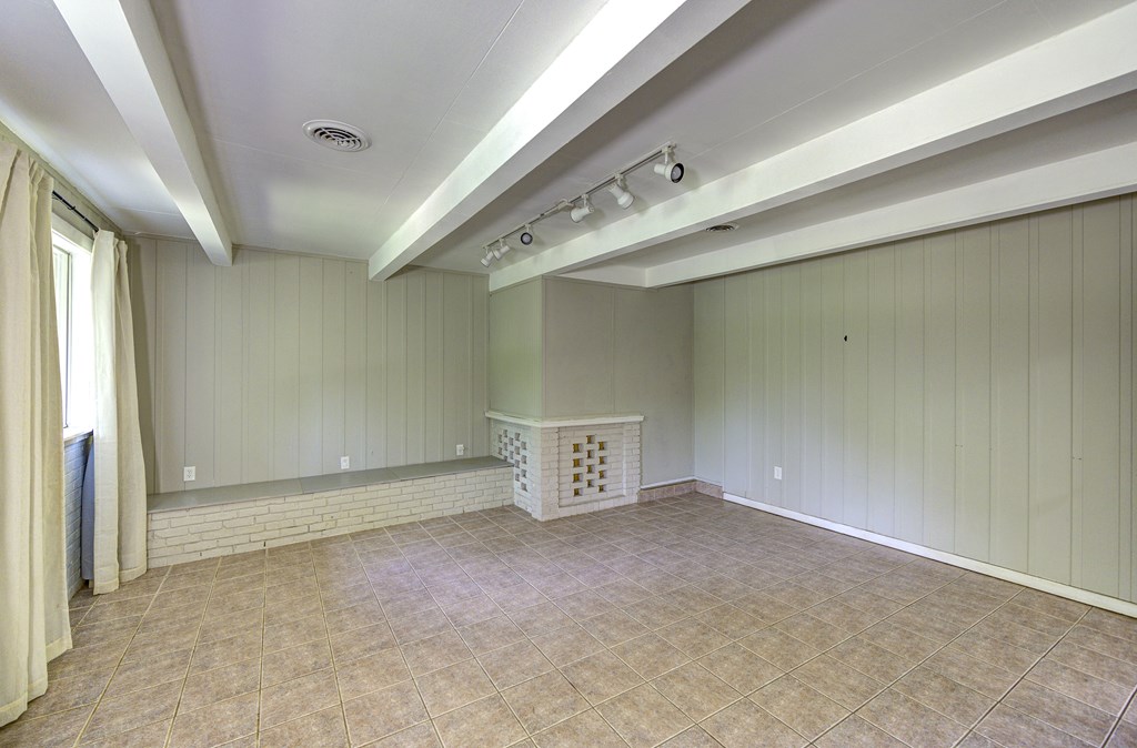 110 Bellaire Dr Property Photo 17