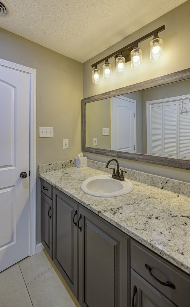 110 Bellaire Dr Property Photo 28