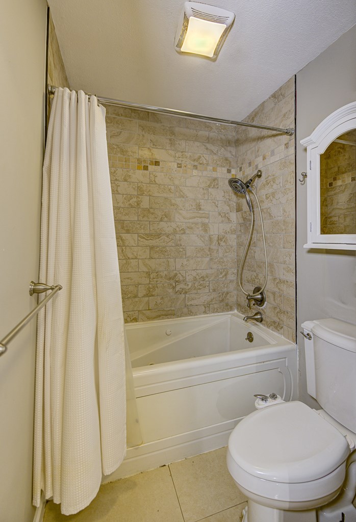 110 Bellaire Dr Property Photo 34