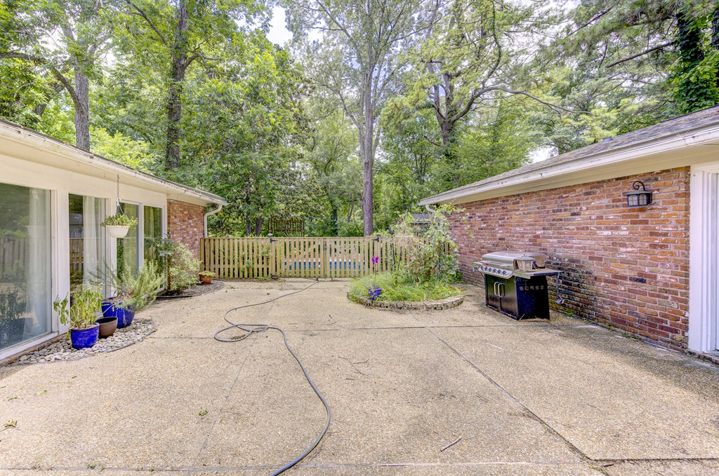 110 Bellaire Dr Property Photo 40