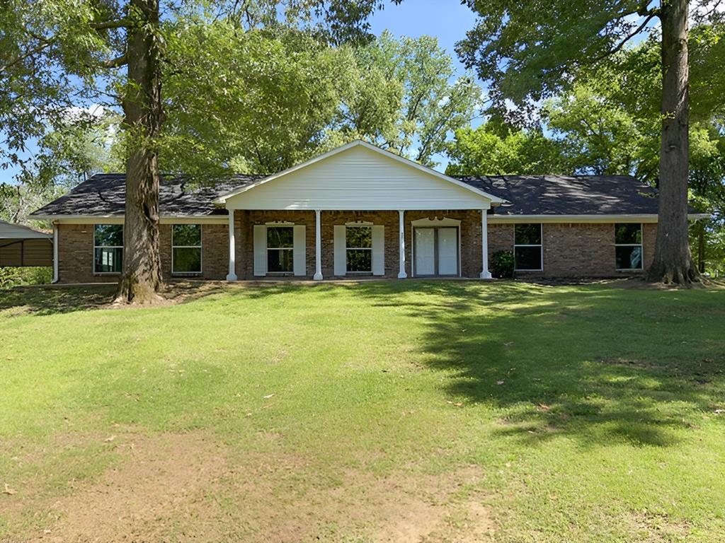 910 Newitt Vick Dr Property Photo 1