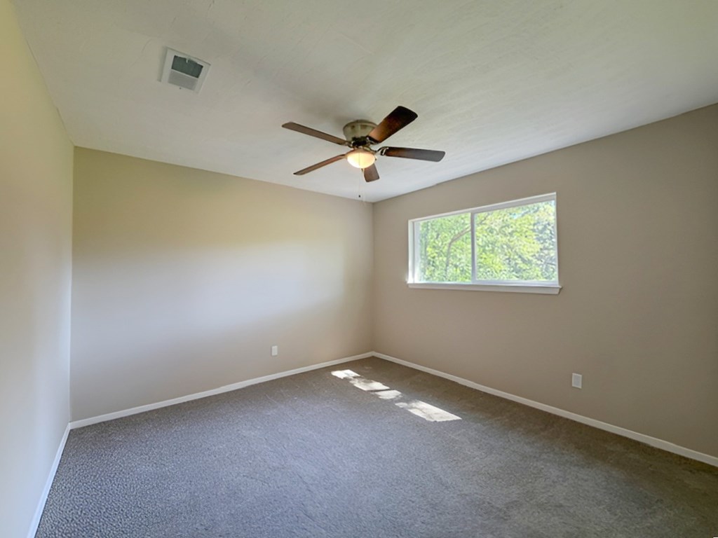 910 Newitt Vick Dr Property Photo 26