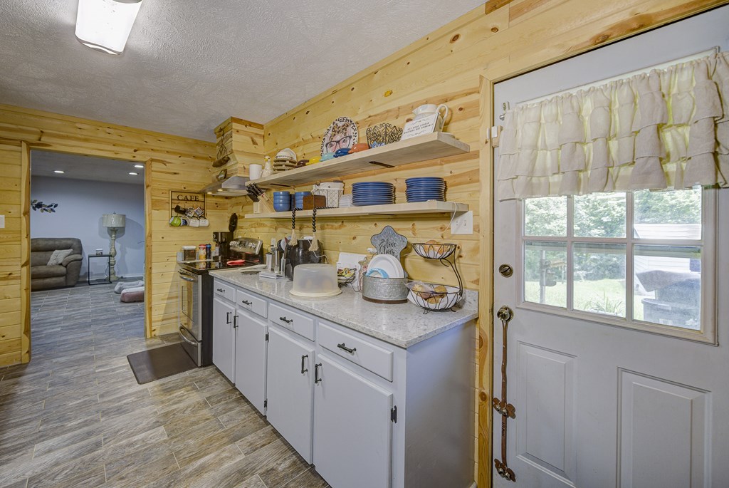 4 Biedenharn Dr Property Photo 7