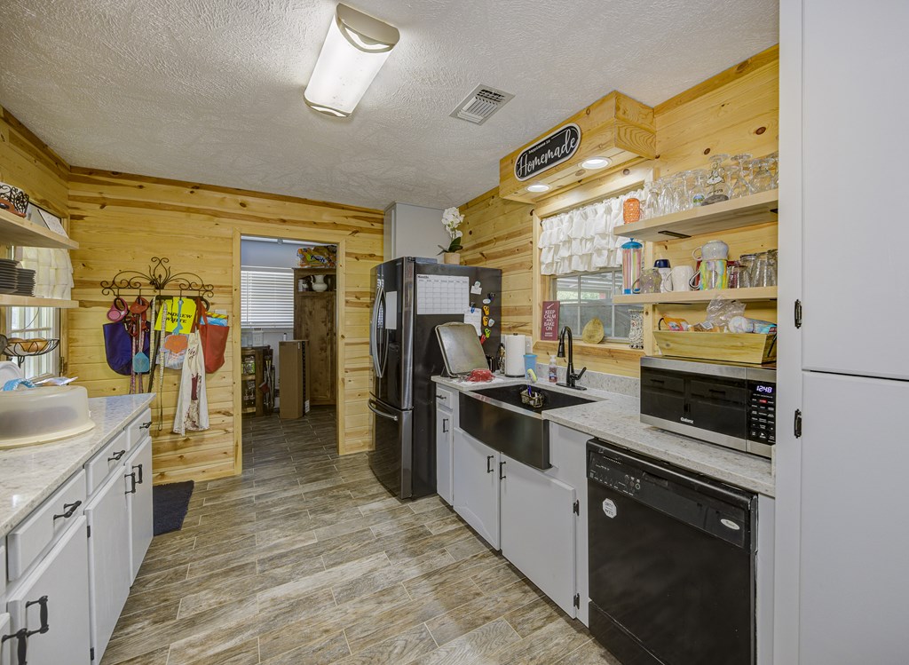 4 Biedenharn Dr Property Photo 10