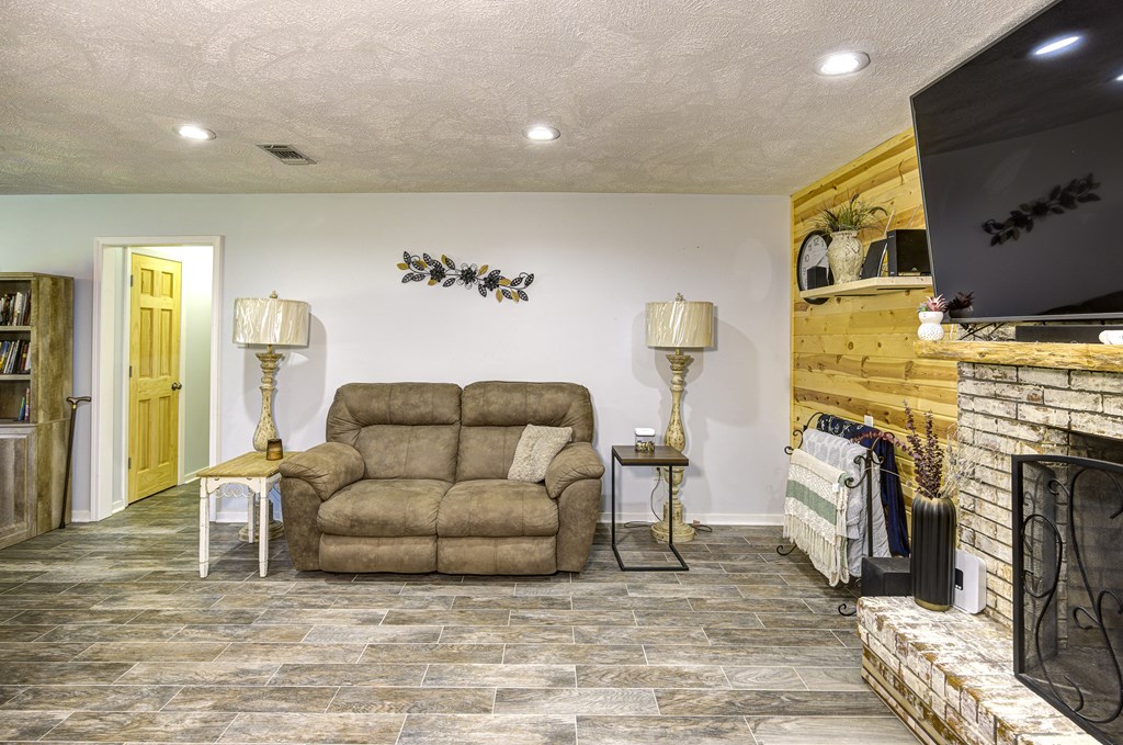 4 Biedenharn Dr Property Photo 15