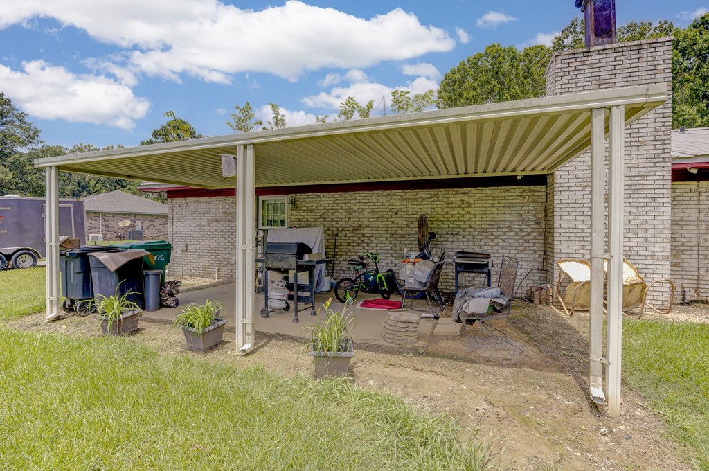 4 Biedenharn Dr Property Photo 32
