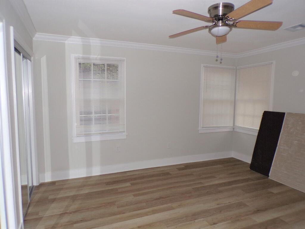 812 Central Ave. Property Photo 9