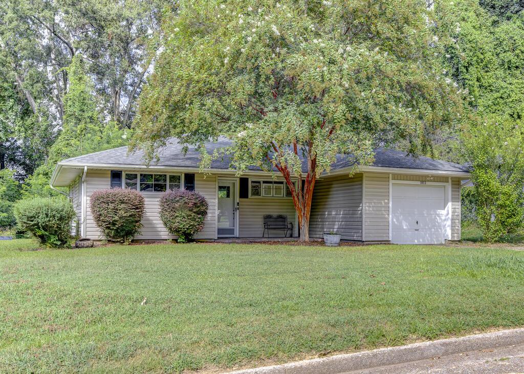 1813 Edna Drive Property Photo 1