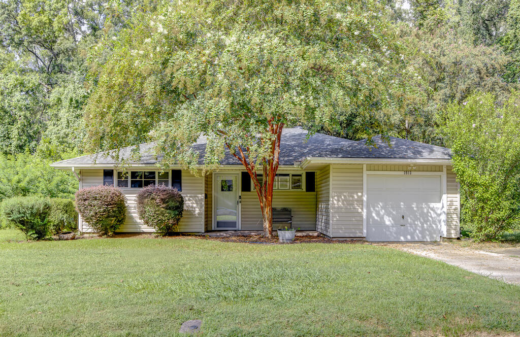 1813 Edna Drive Property Photo 3